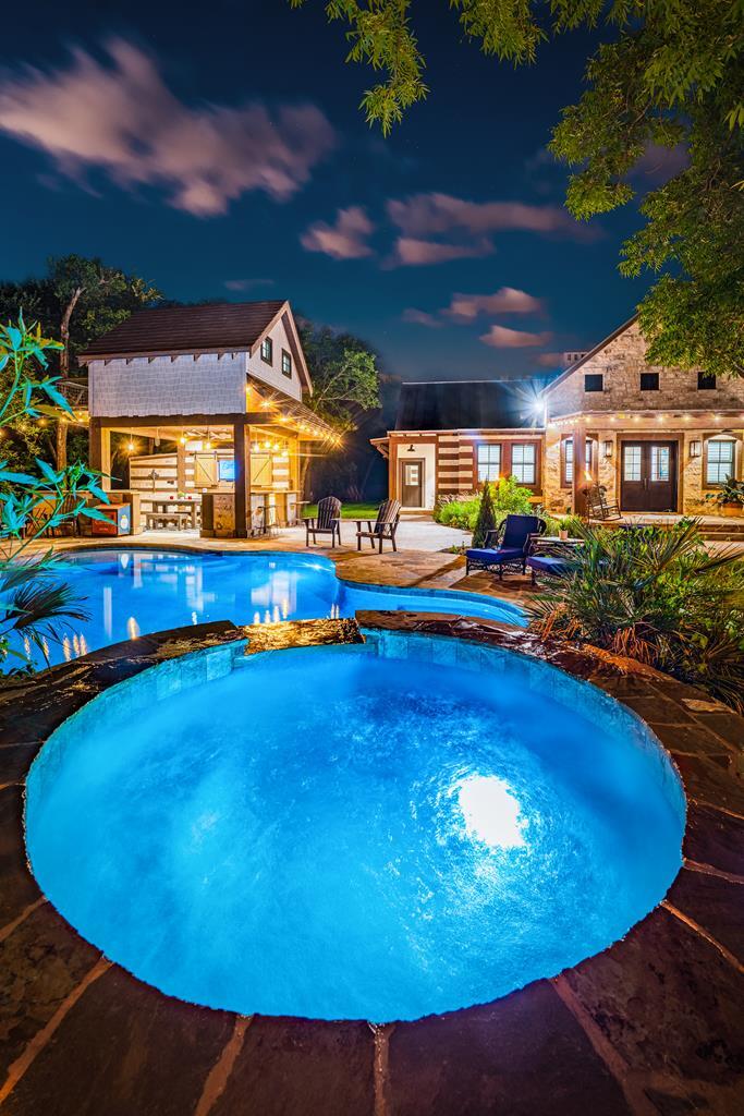 213 E Schubert St, Fredericksburg, TX for sale Primary Photo- Image 1 of 1