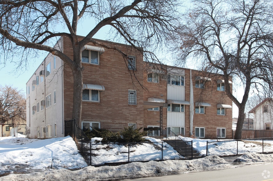 3230 Penn Ave N, Minneapolis, MN for sale - Building Photo - Image 2 of 2