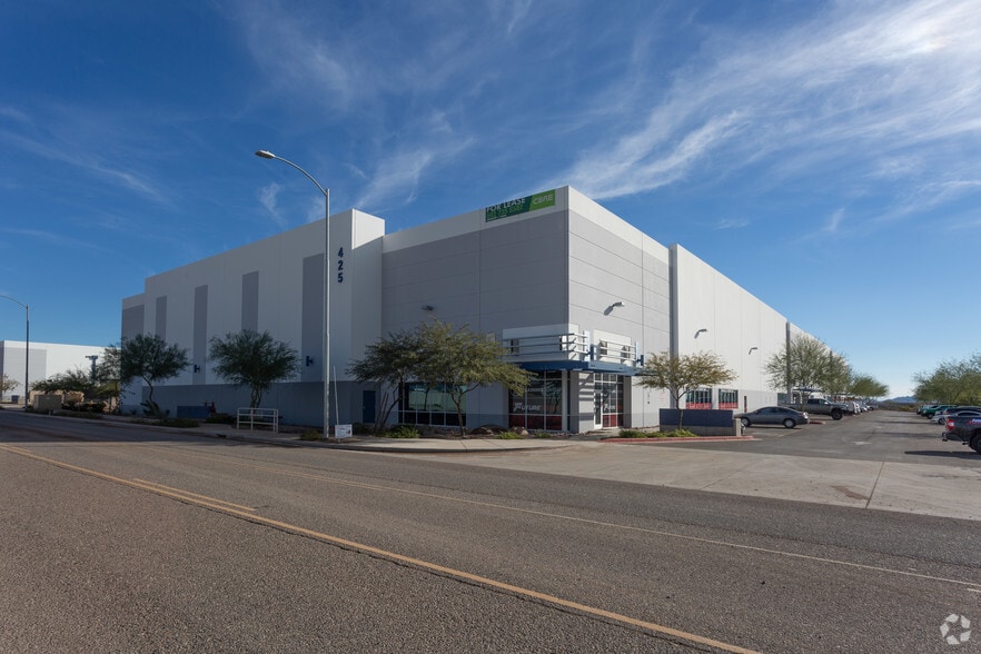 425 E Pinnacle Peak Rd, Phoenix, AZ for lease - Primary Photo - Image 1 of 9