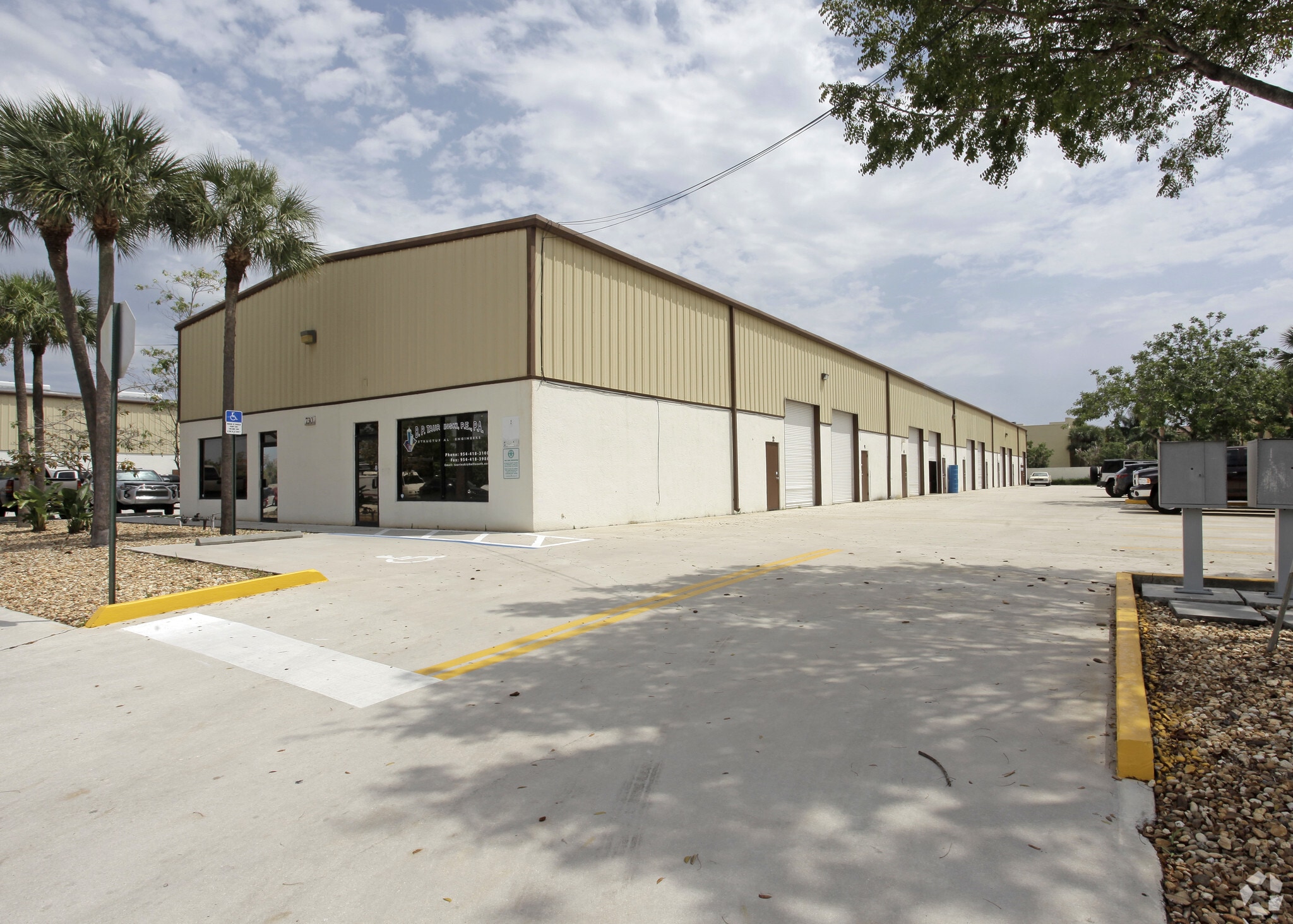 730 S Deerfield Ave, Deerfield Beach, FL for lease Building Photo- Image 1 of 5