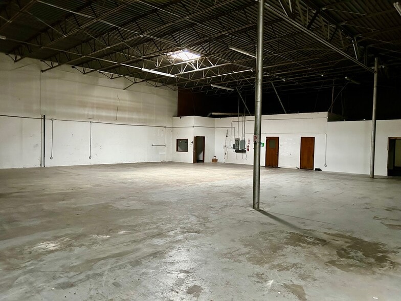 2001 108th St, Grand Prairie, TX for lease - Interior Photo - Image 3 of 22