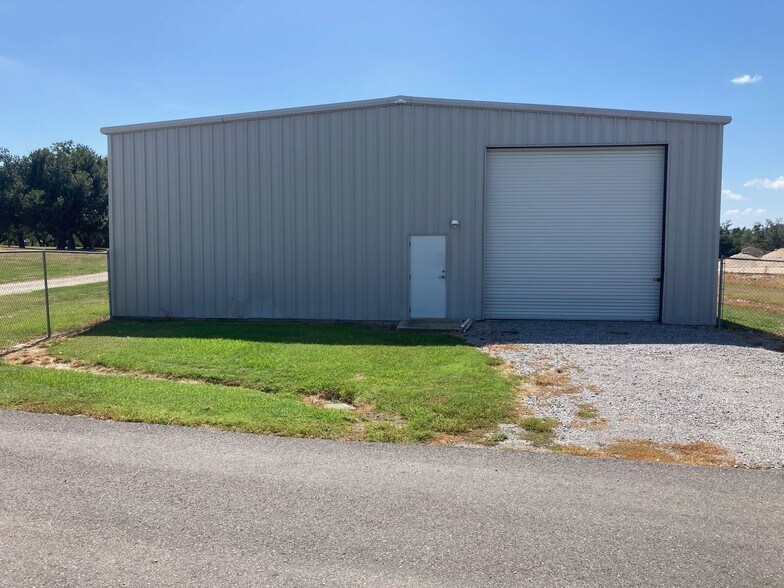 7939 Intracoastal Park Rd, Sulphur, LA for lease - Building Photo - Image 2 of 5