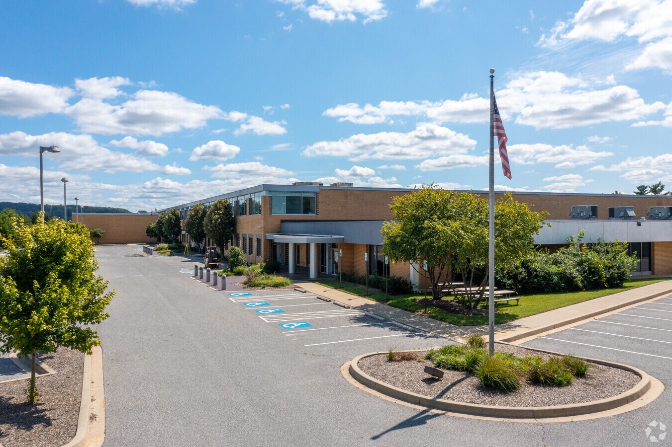 300 Clubhouse Rd, Hunt Valley, MD 21031