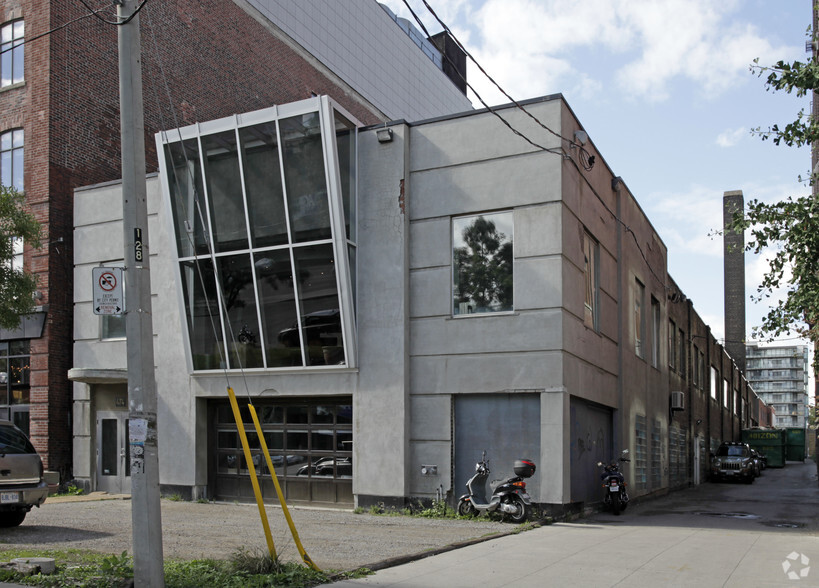 474 Wellington St W, Toronto, ON for lease - Building Photo - Image 2 of 2