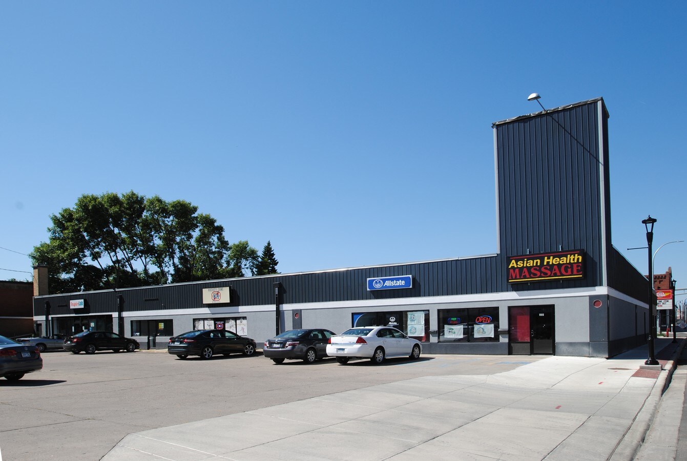 423 Main Ave, Moorhead, MN 56560