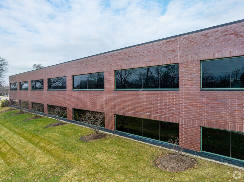 1751 S Naperville Rd, Wheaton, IL for lease - Building Photo - Image 3 of 4