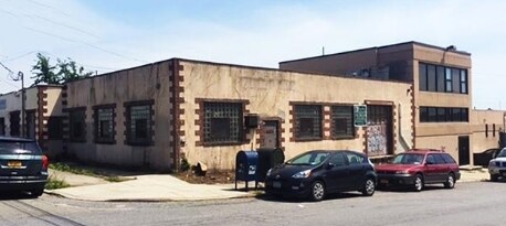 129-01 18th Ave, College Point, NY for sale - Primary Photo - Image 1 of 1