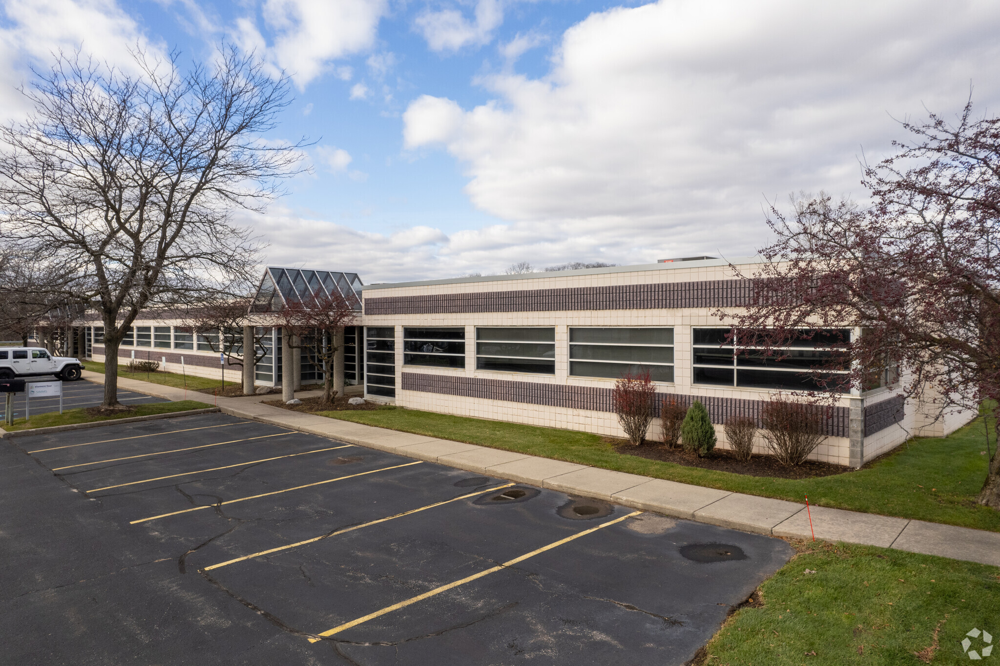 3230 Broadmoor Ave SE, Grand Rapids, MI 49512 - Office for Sale | LoopNet