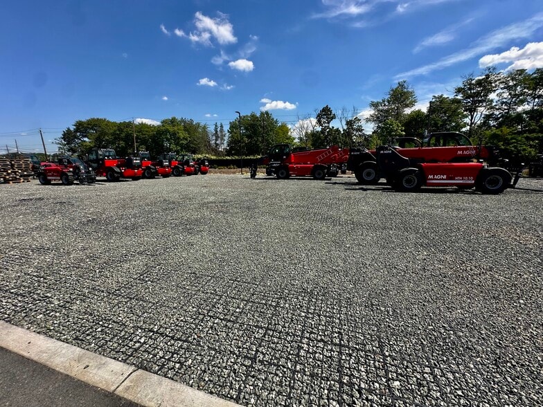 651 N Michigan Ave, Kenilworth, NJ for lease - Building Photo - Image 2 of 26