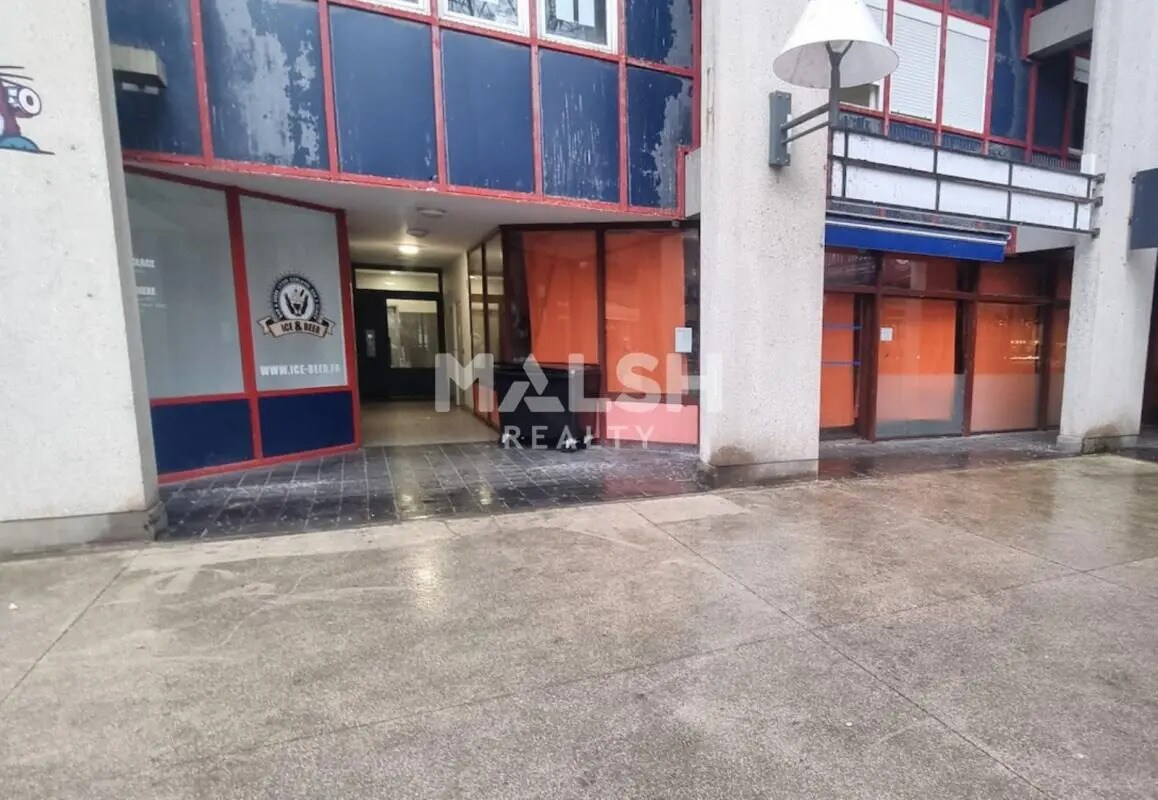 Retail in Lyon for sale Building Photo- Image 1 of 4