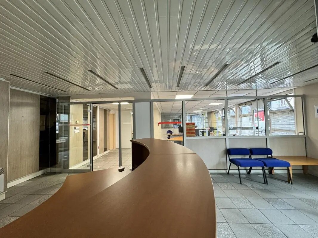 Office in Ivry-sur-Seine for sale Lobby- Image 1 of 14