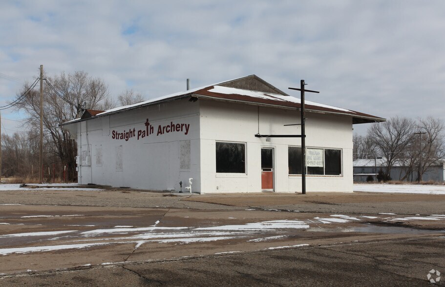110 NE Us-24 Hwy, Topeka, KS for sale - Primary Photo - Image 1 of 1
