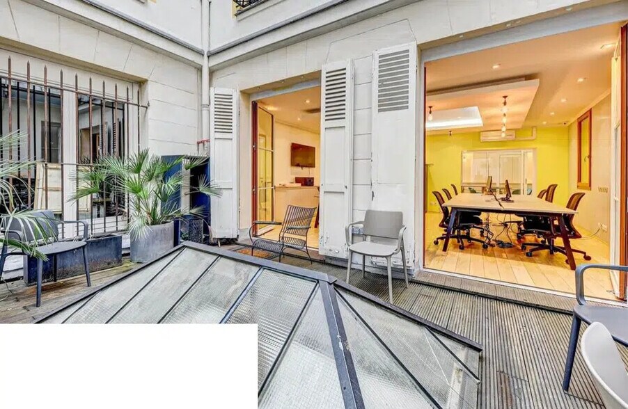 Office in Paris for lease - Building Photo - Image 1 of 6