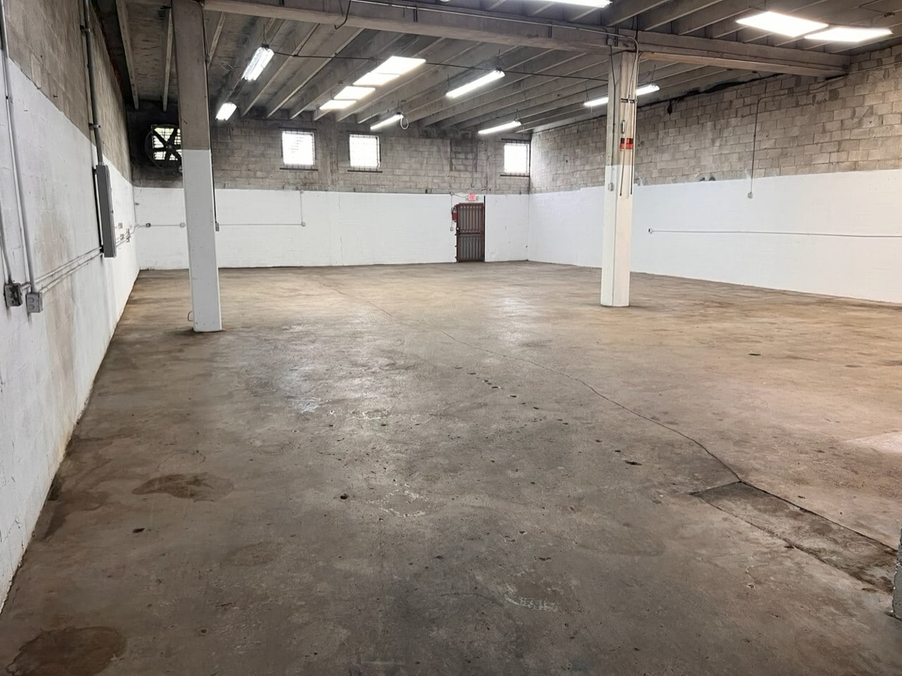 400-490 SE 11th Ave, Hialeah, FL for lease Interior Photo- Image 1 of 4