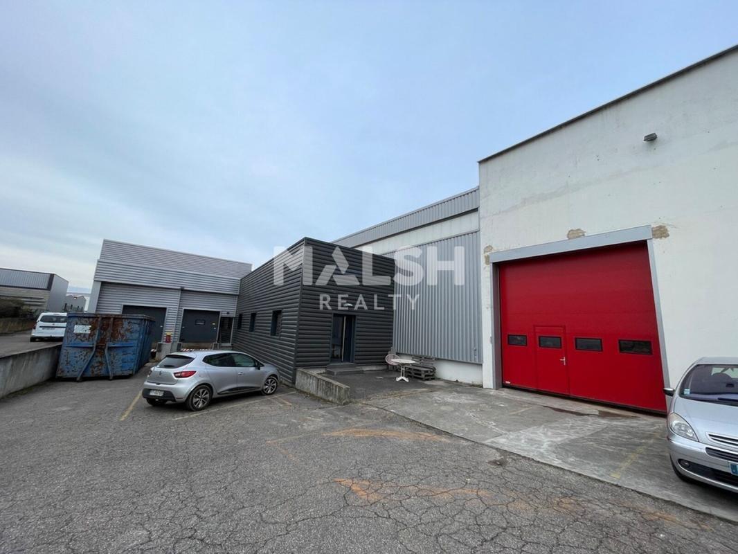 Industrial in Messimy for lease Building Photo- Image 1 of 4