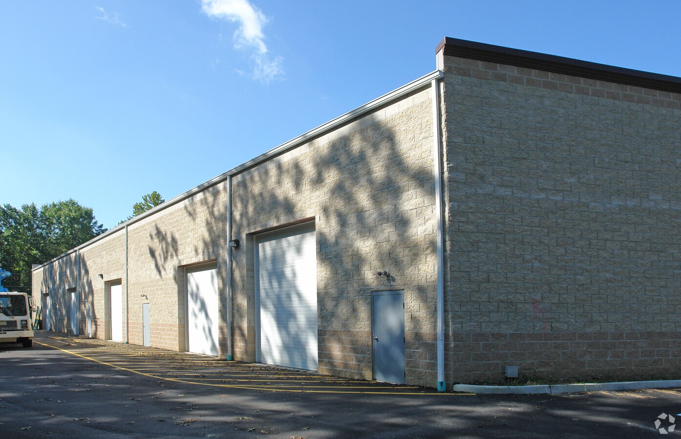 900 W Blenheim Ave, Blackwood, NJ 08012