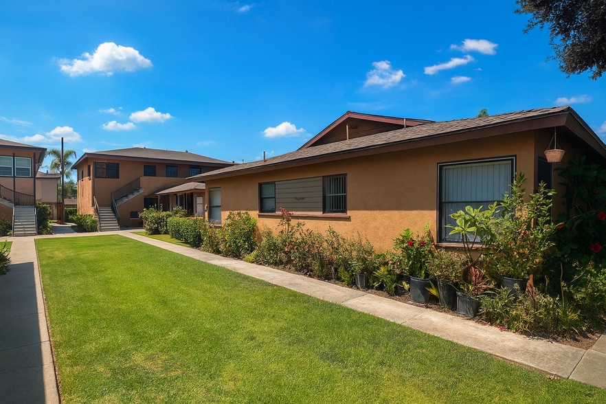 1136 W Broadway, Anaheim, CA for sale - Building Photo - Image 3 of 9