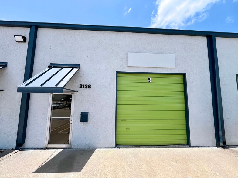 2131-2163 Corzine Dr, Arlington, TX for lease - Building Photo - Image 2 of 9