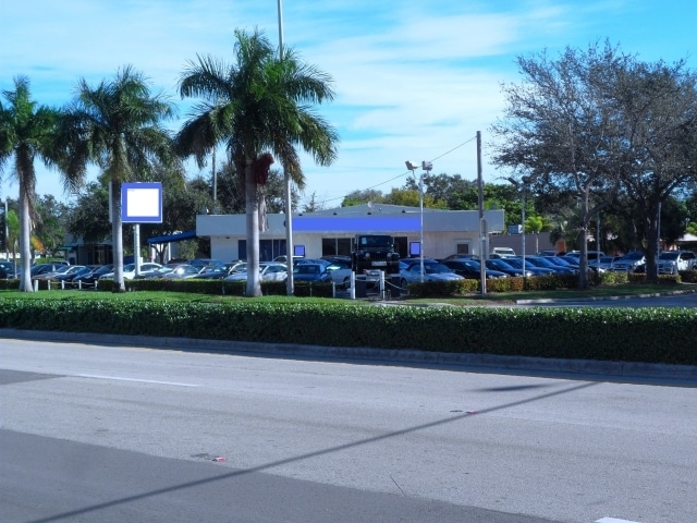 Contiguous Mixed-Use Redev Opportunity portfolio of 3 properties for sale on LoopNet.com - Building Photo - Image 3 of 12