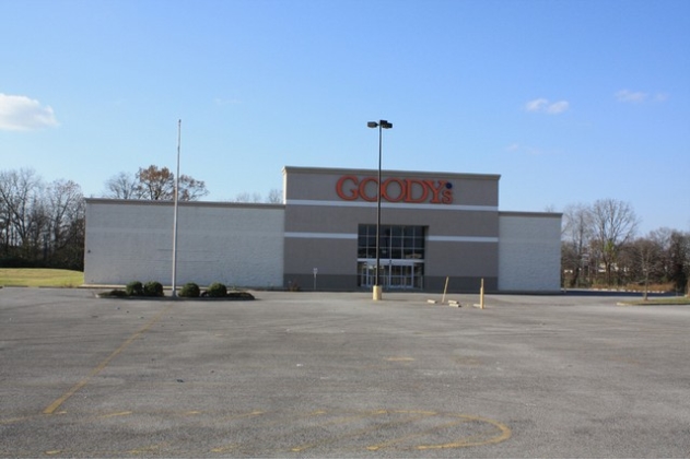 2137 N Locust Ave, Lawrenceburg, TN for sale Building Photo- Image 1 of 1