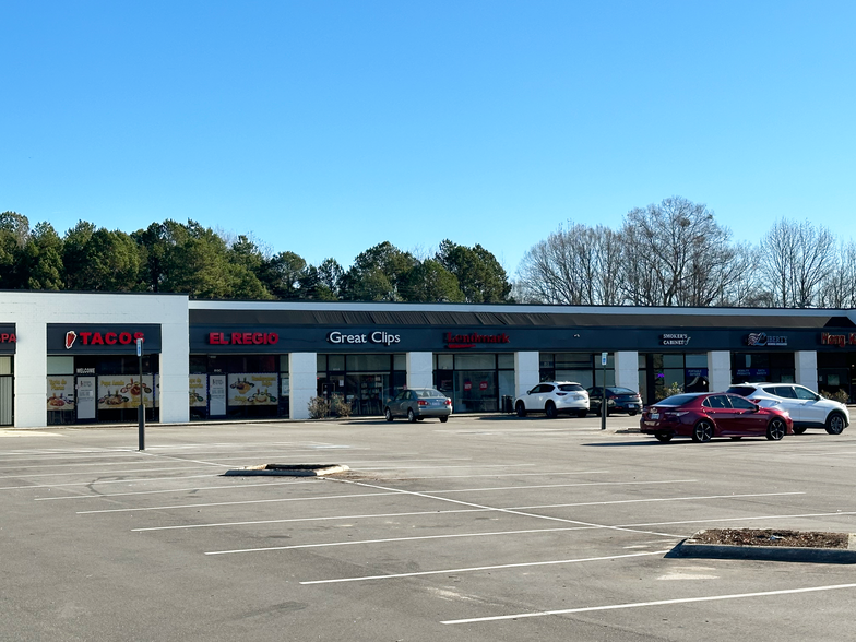 807-837 E Roosevelt Blvd, Monroe, NC for lease - Building Photo - Image 2 of 3