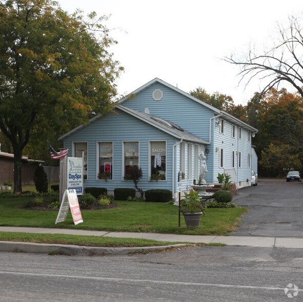 218 Main St, North Syracuse, NY for sale - Primary Photo - Image 1 of 1