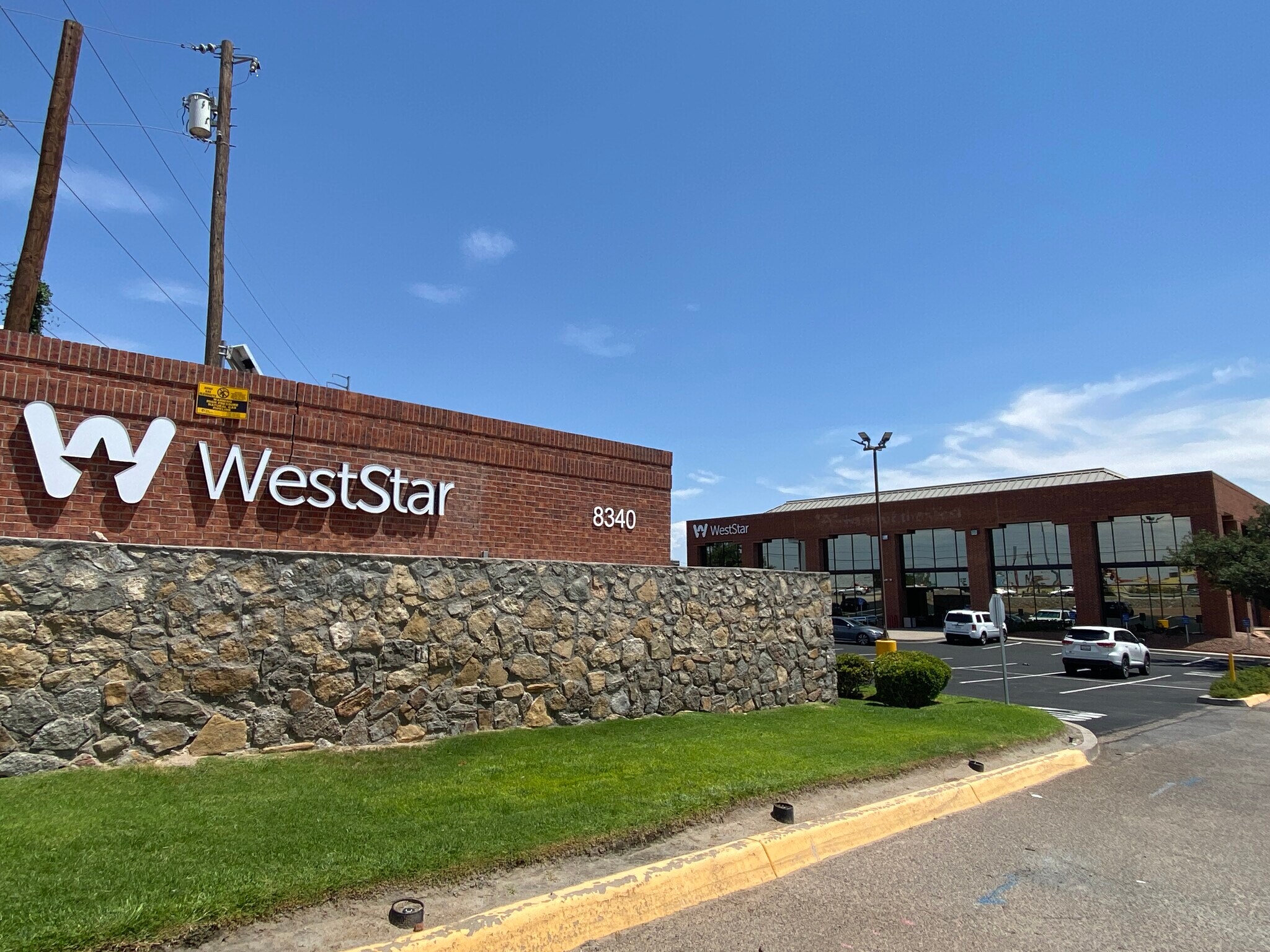 8340 Gateway Blvd E, El Paso, TX for sale Building Photo- Image 1 of 1