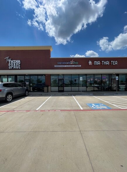3220 Kirby Dr, Pearland, TX for lease - Building Photo - Image 3 of 9
