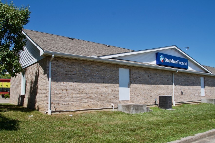 1130 E Main St, Carbondale, IL for sale - Building Photo - Image 2 of 17