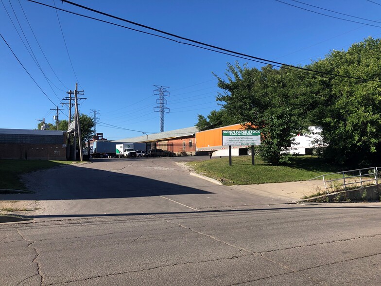 2545 W Fulton St, Chicago, IL for sale - Primary Photo - Image 1 of 1