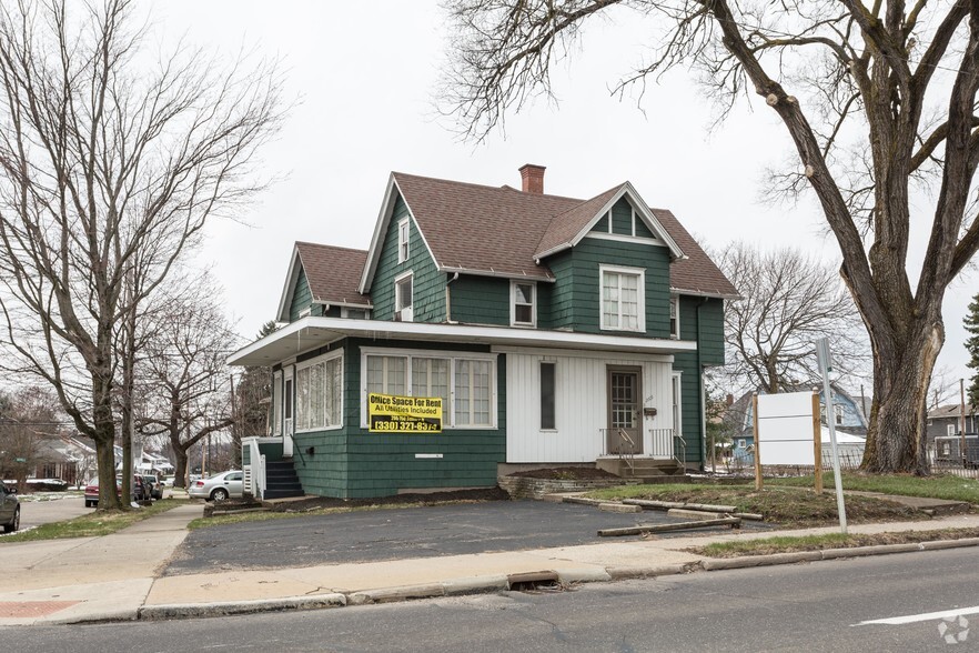 2105 Cleveland Ave NW, Canton, OH for sale - Primary Photo - Image 1 of 1