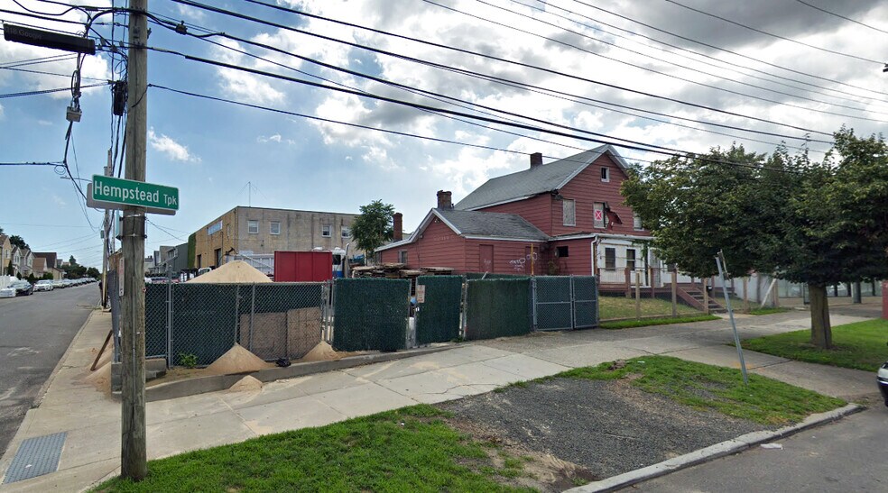 351 Hempstead Tpke, Elmont, NY for sale - Building Photo - Image 1 of 1