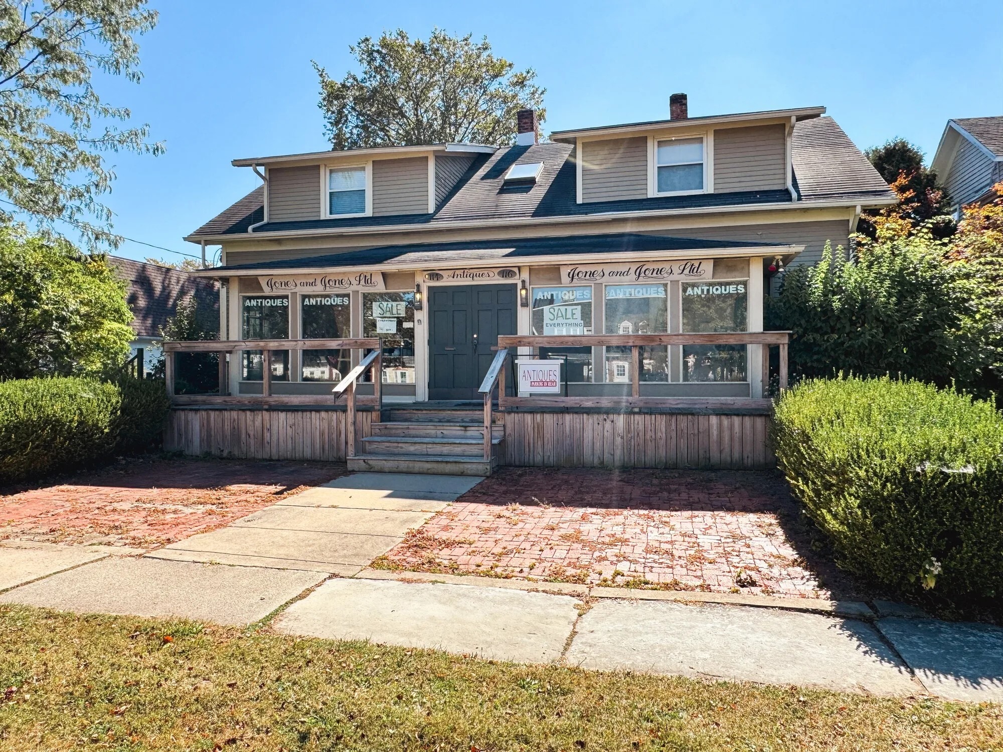 114 W Indiana Ave, Perrysburg, OH for sale Primary Photo- Image 1 of 2