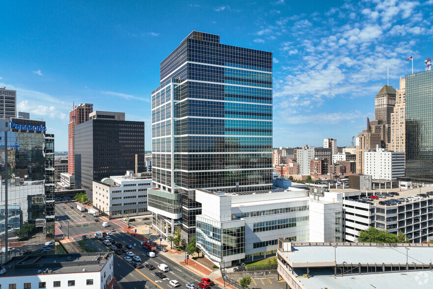 1 Newark Ctr, Newark, NJ for lease - Building Photo - Image 2 of 10