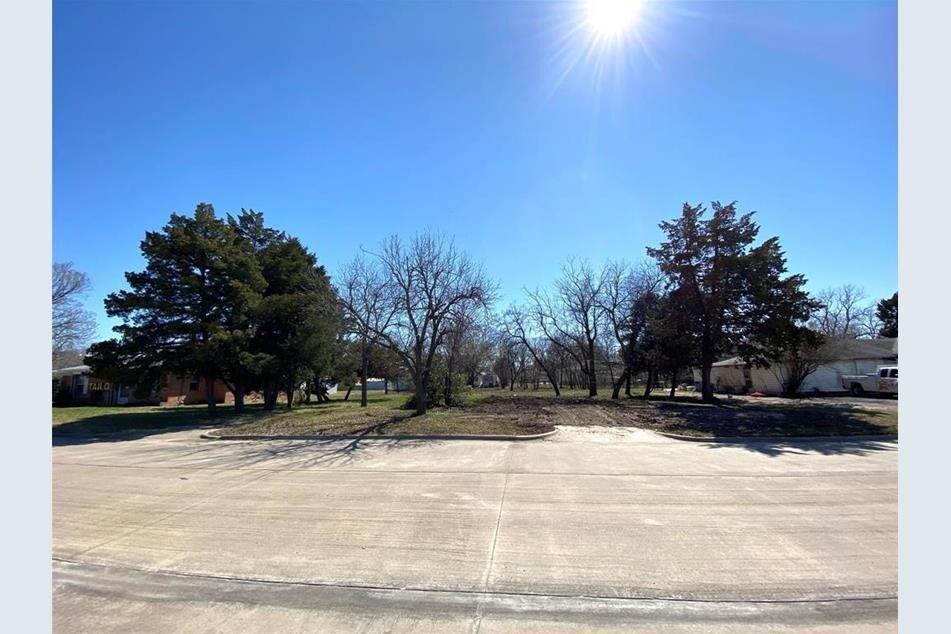 3510 Dennis St, Rowlett, TX for sale Primary Photo- Image 1 of 1