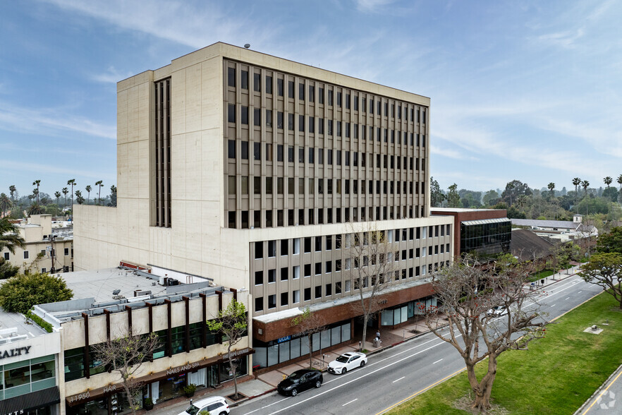 11980 San Vicente Blvd, Los Angeles, CA for lease - Primary Photo - Image 1 of 15