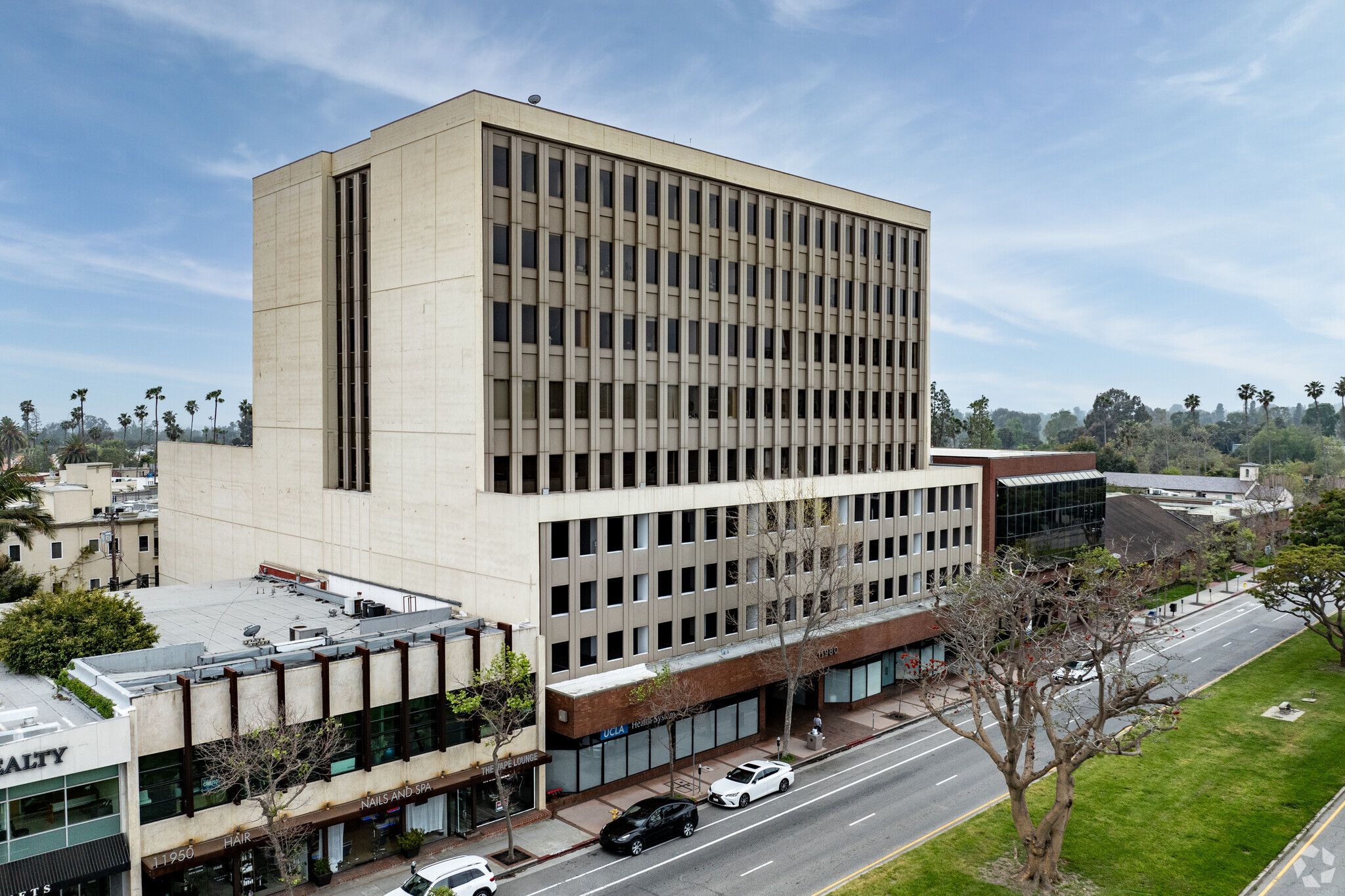 11980 San Vicente Blvd, Los Angeles, CA for lease Primary Photo- Image 1 of 16