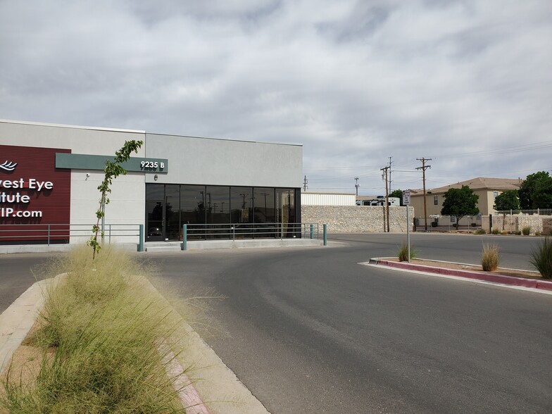 9235 Dyer St, El Paso, TX for lease - Building Photo - Image 3 of 9