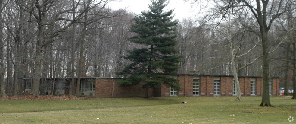 300 Fidelity Plz, North Brunswick, NJ for lease - Building Photo - Image 2 of 5