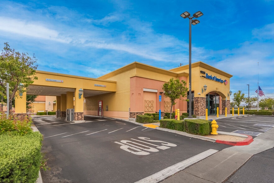 19095 Bear Valley Rd, Apple Valley, CA for sale - Building Photo - Image 2 of 13