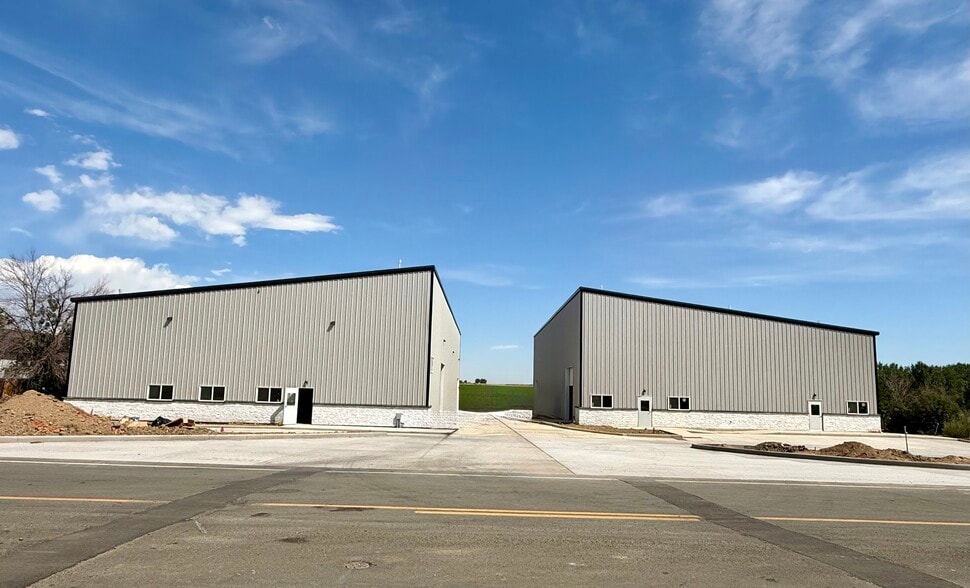 1767 Vista View Dr, Longmont, CO for sale - Building Photo - Image 2 of 15