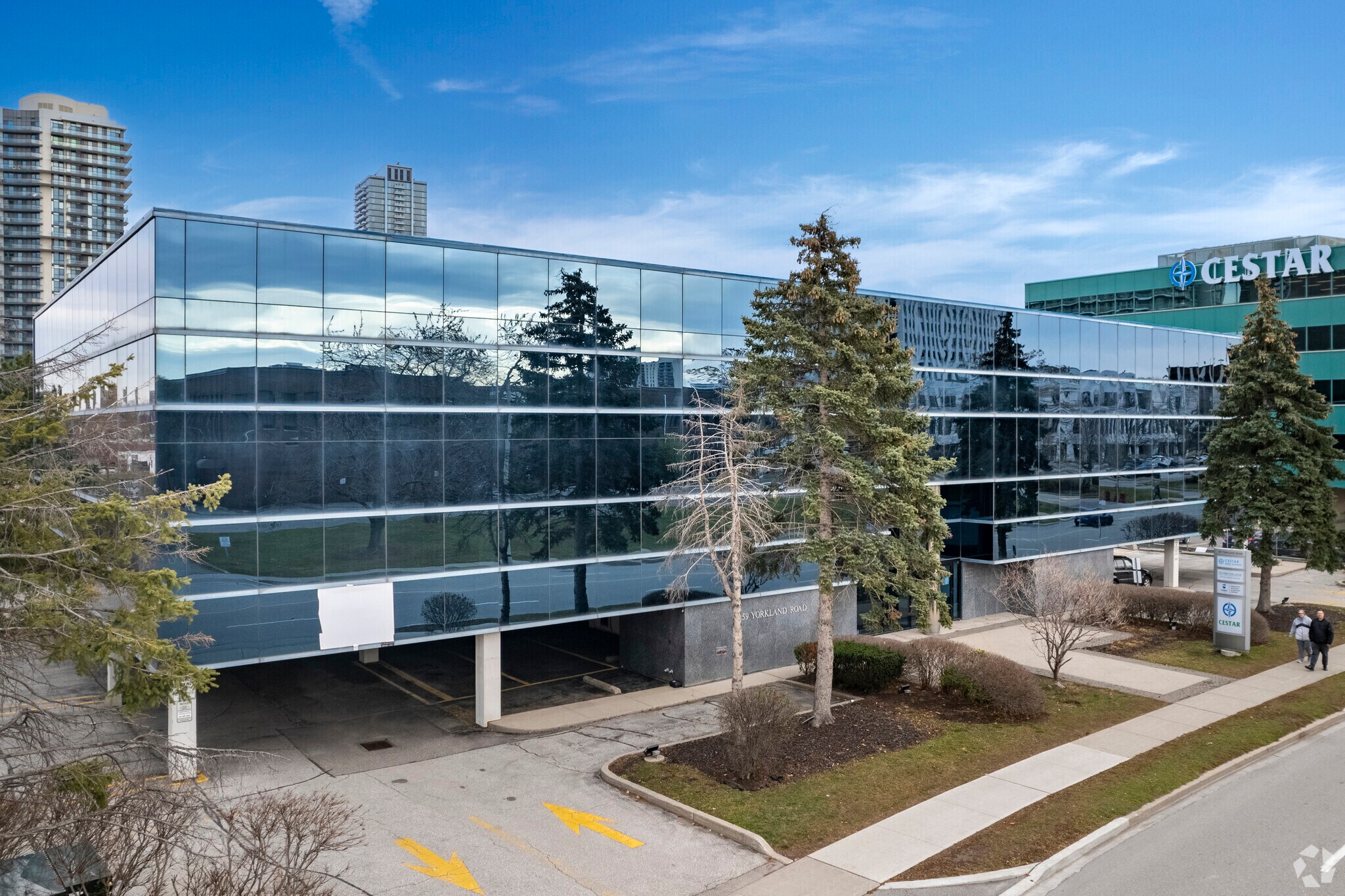259 Yorkland Rd, Toronto, ON for lease Primary Photo- Image 1 of 5