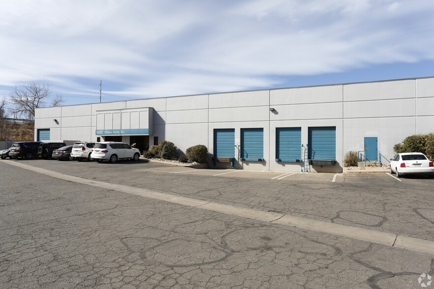 6660-6722 E 47th Avenue Dr, Denver, CO for lease - Building Photo - Image 1 of 15