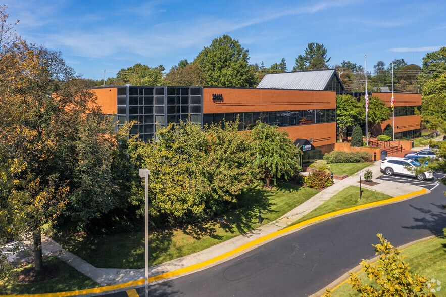 20410 Observation Dr, Germantown, MD for lease - Building Photo - Image 1 of 8