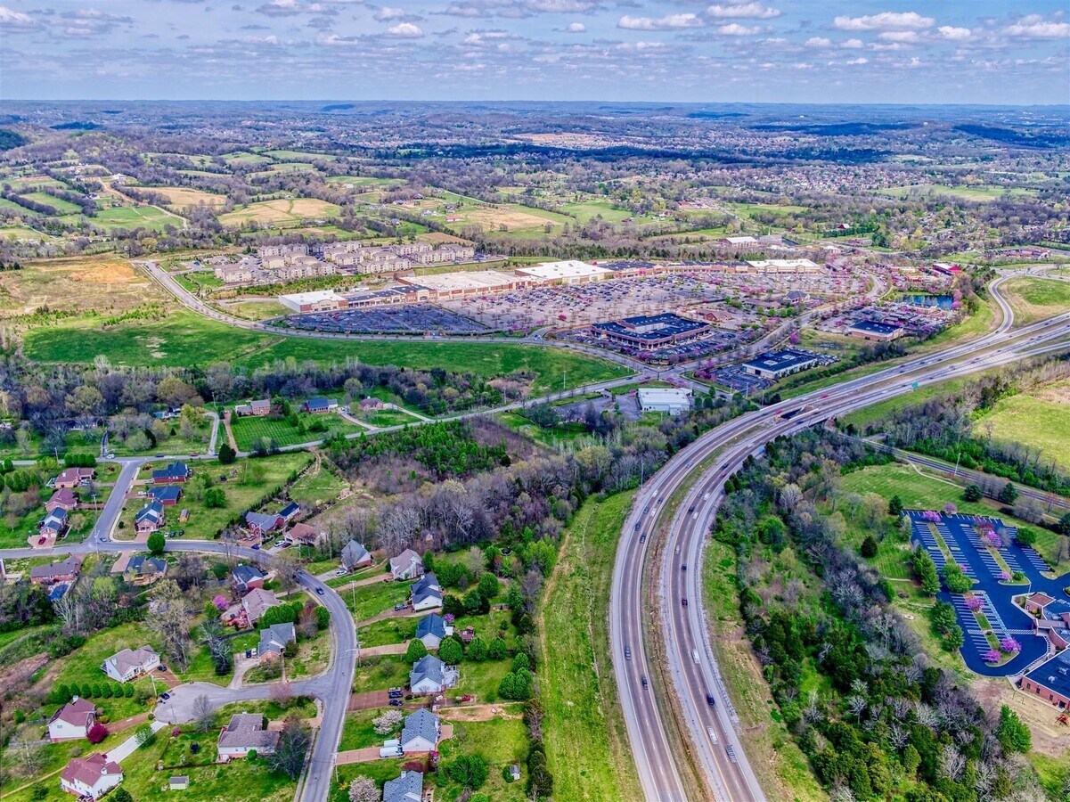 768 Forest Retreat Rd, Hendersonville, TN 37075