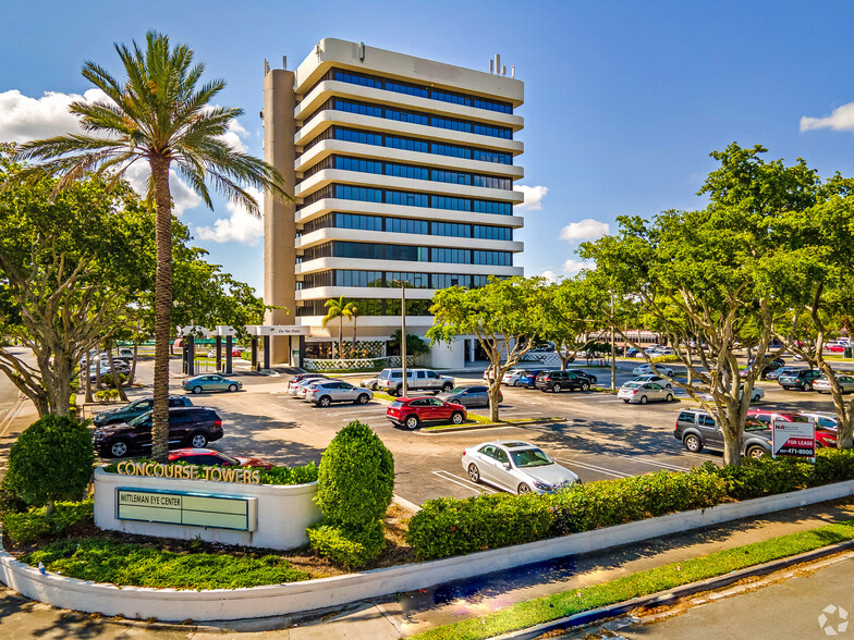 2090 Palm Beach Lakes Blvd, West Palm Beach, FL for lease - Building Photo - Image 2 of 9