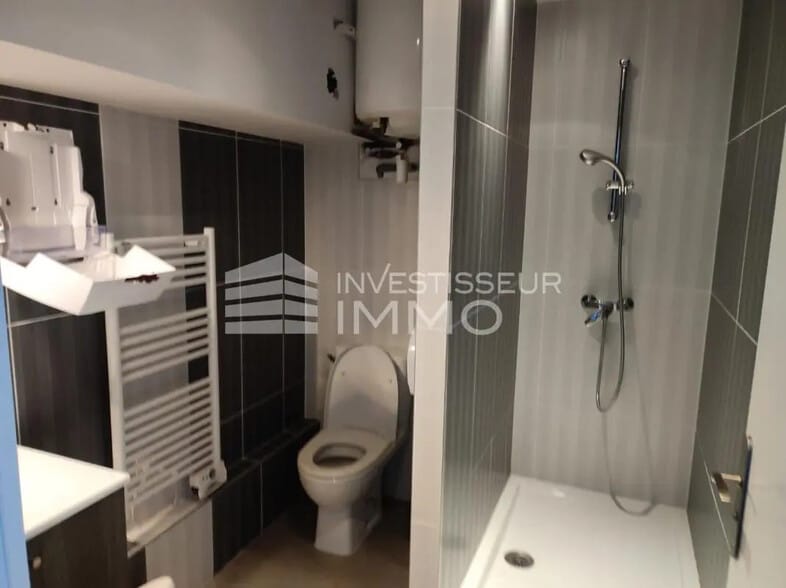 Office in Émerainville for lease - Interior Photo - Image 3 of 3