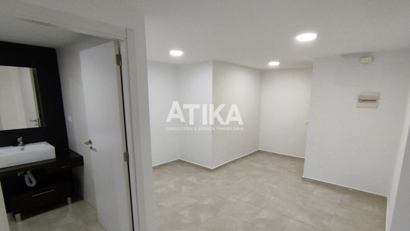 Office in València for sale Building Photo- Image 1 of 19