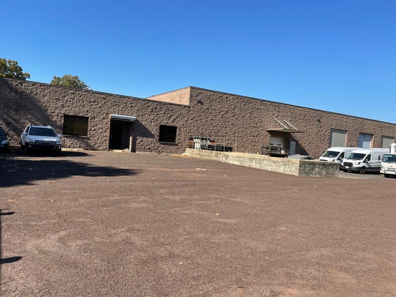 6215 Ardleigh St, Philadelphia, PA for lease - Building Photo - Image 3 of 11