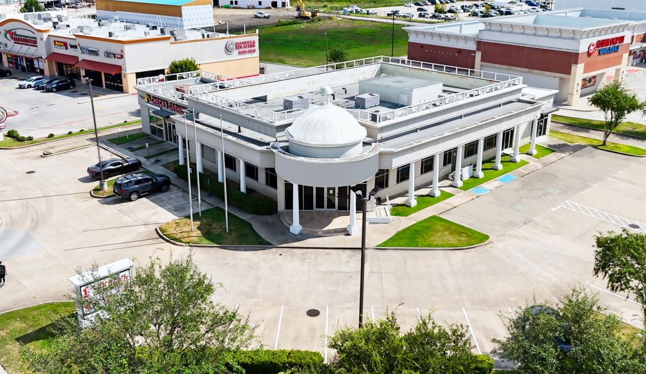 8201 W Sam Houston Pky S, Houston, TX for lease Primary Photo- Image 1 of 7
